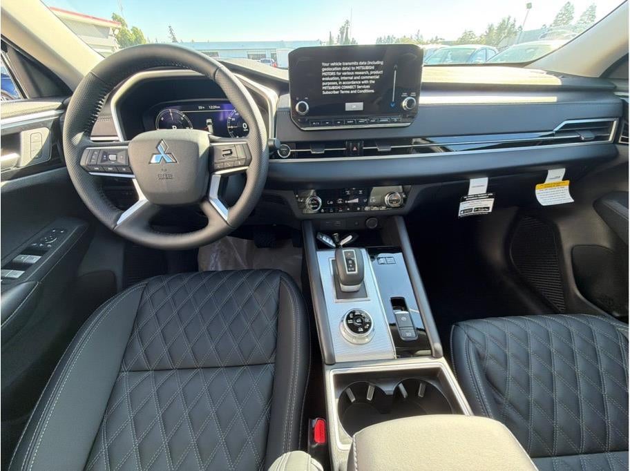 2025 Mitsubishi Outlander PHEV SEL