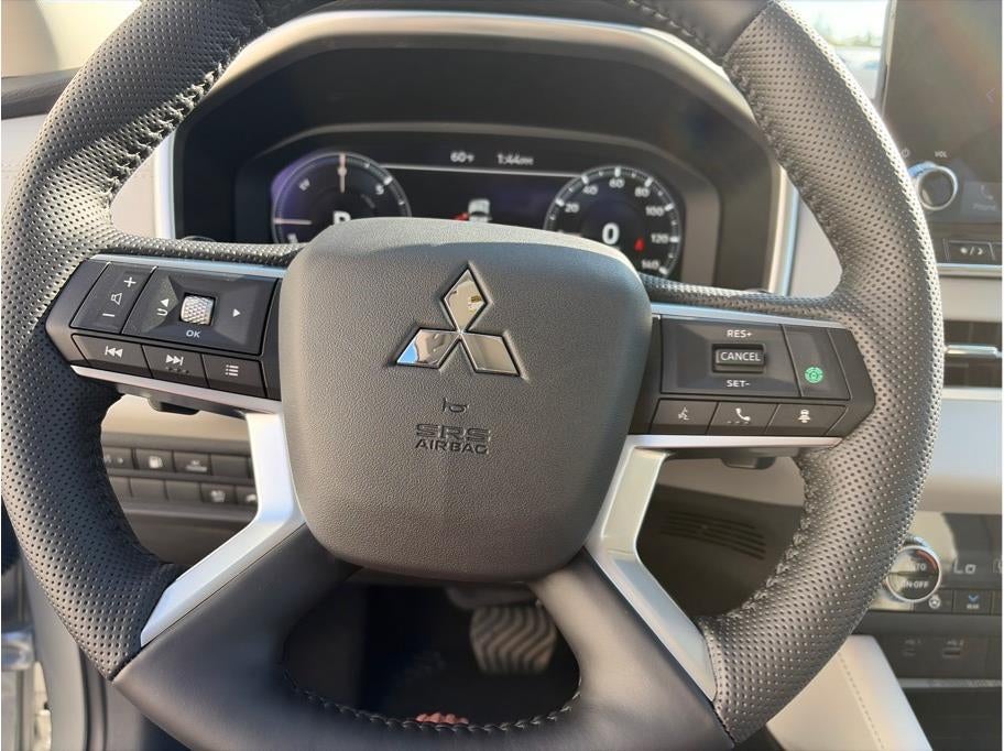 2025 Mitsubishi Outlander PHEV SEL