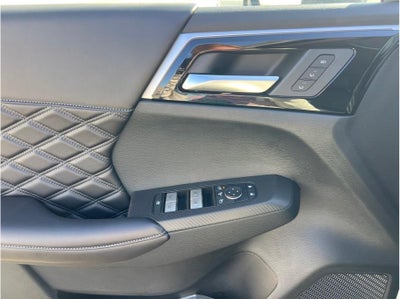 2025 Mitsubishi Outlander PHEV SEL