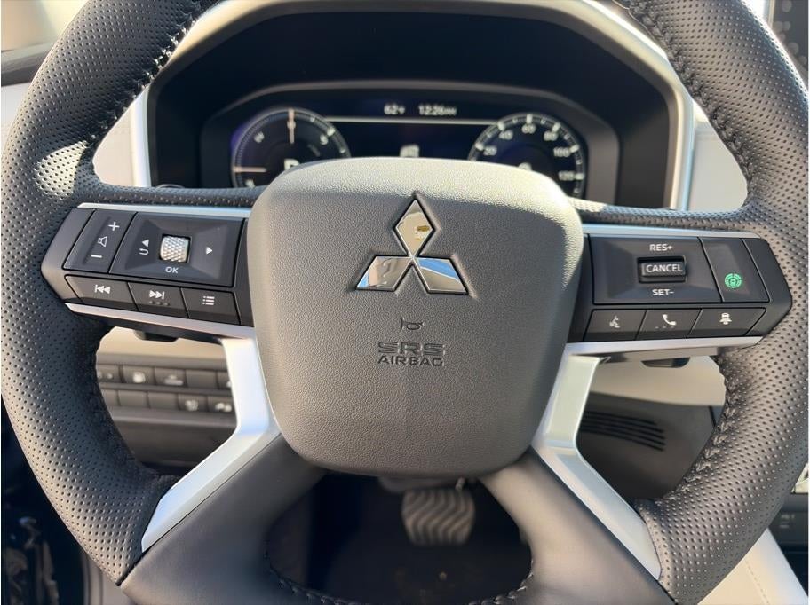 2025 Mitsubishi Outlander PHEV SEL