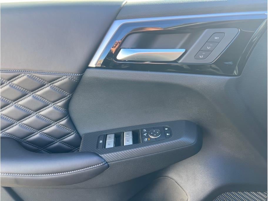 2025 Mitsubishi Outlander PHEV SEL