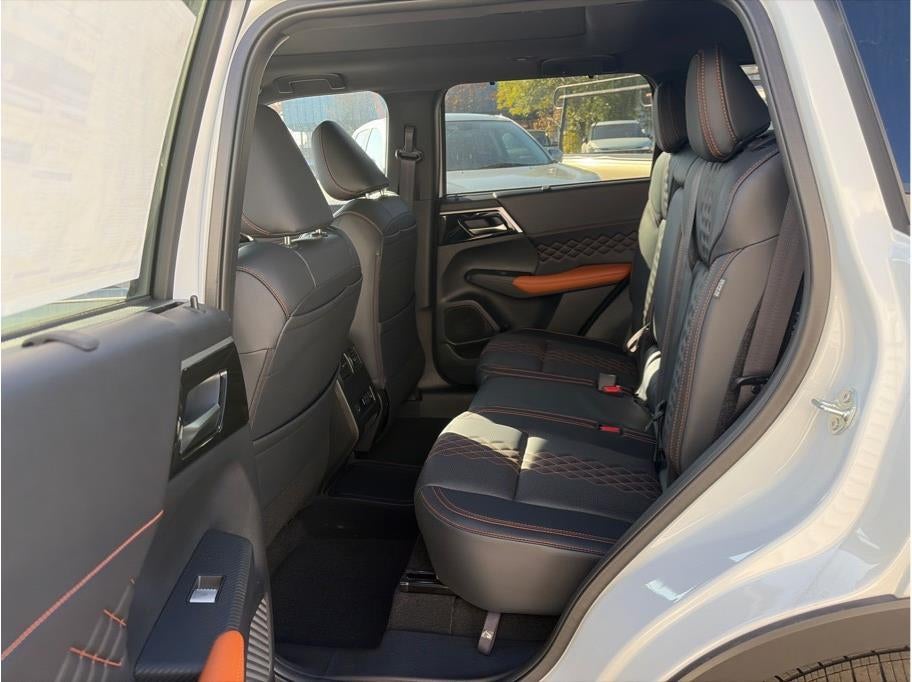 2025 Mitsubishi Outlander PHEV SEL Premium Package