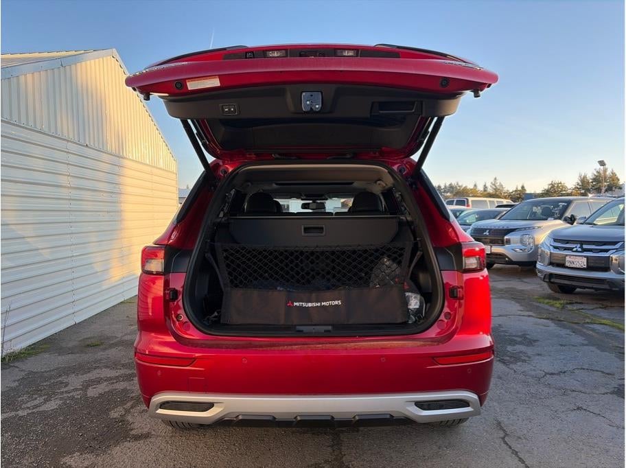 2025 Mitsubishi Outlander PHEV SEL