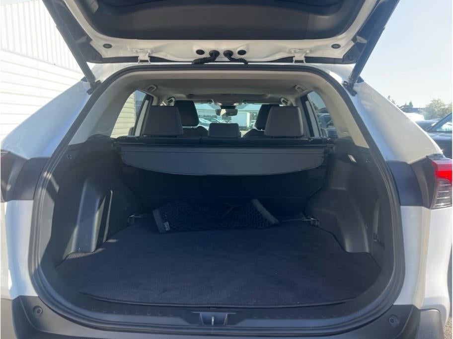 2022 Toyota RAV4 Hybrid XLE Sport Utility 4D