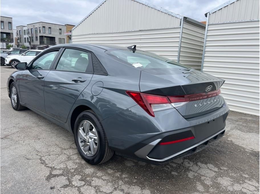 2026 Hyundai ELANTRA SE Sedan 4D