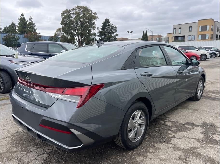 2026 Hyundai ELANTRA SE Sedan 4D