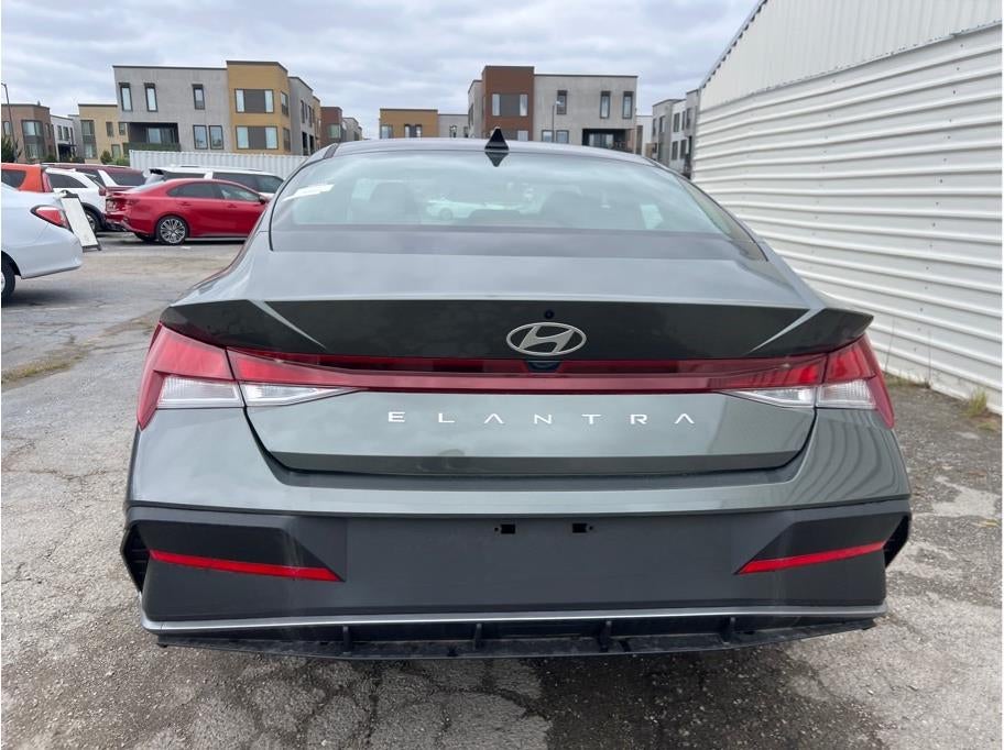 2026 Hyundai ELANTRA SE Sedan 4D