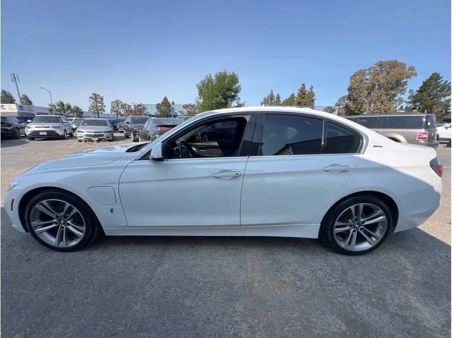 2018 BMW 3 Series 330e iPerformance Sedan 4D