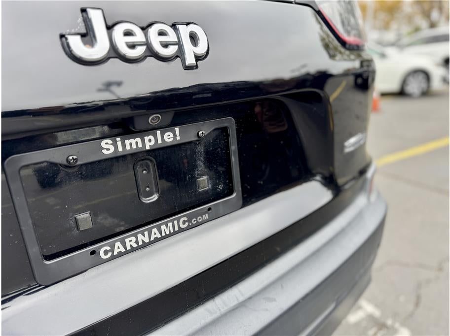 2019 Jeep Cherokee Latitude Sport Utility 4D