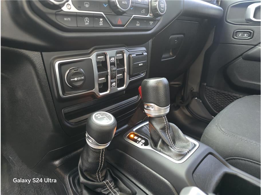 2020 Jeep Gladiator Overland Pickup 4D 5 ft