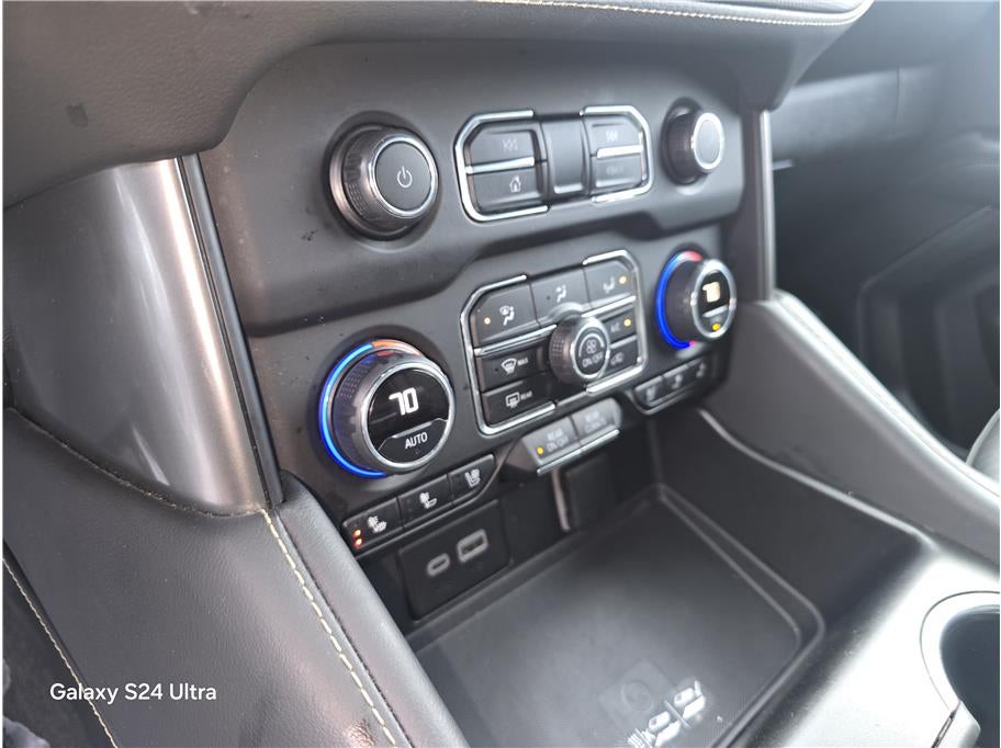 2023 Chevrolet Suburban Premier Sport Utility 4D