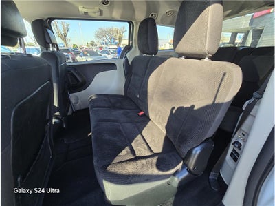 2017 Dodge Grand Caravan Passenger SE Minivan 4D