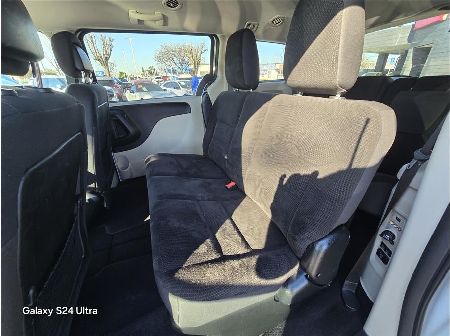 2017 Dodge Grand Caravan Passenger SE Minivan 4D