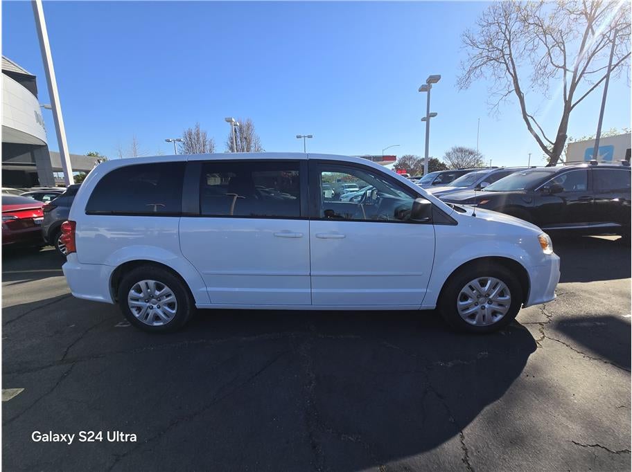 2017 Dodge Grand Caravan Passenger SE Minivan 4D