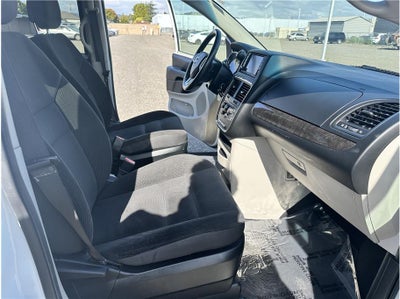 2017 Dodge Grand Caravan Passenger SE Minivan 4D