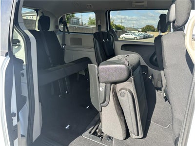 2017 Dodge Grand Caravan Passenger SE Minivan 4D