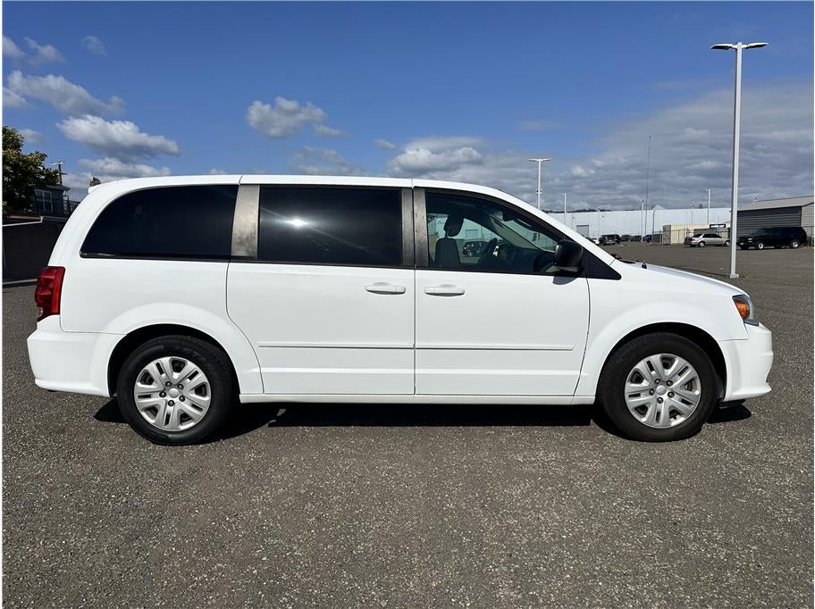 2017 Dodge Grand Caravan Passenger SE Minivan 4D
