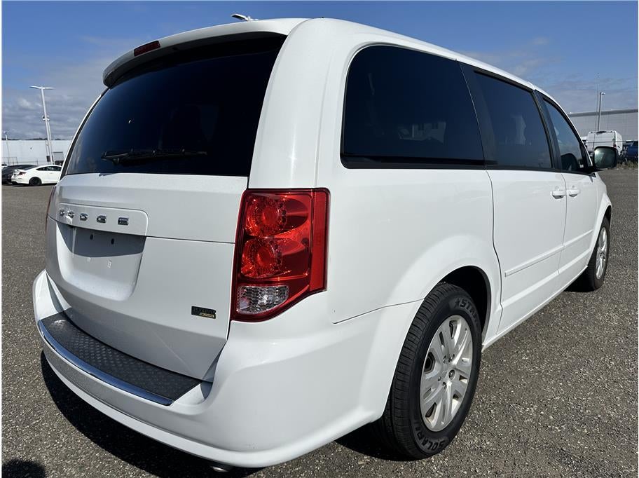 2017 Dodge Grand Caravan Passenger SE Minivan 4D