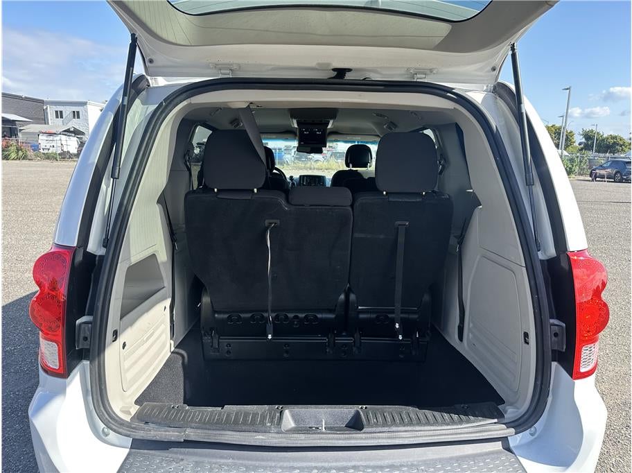 2017 Dodge Grand Caravan Passenger SE Minivan 4D