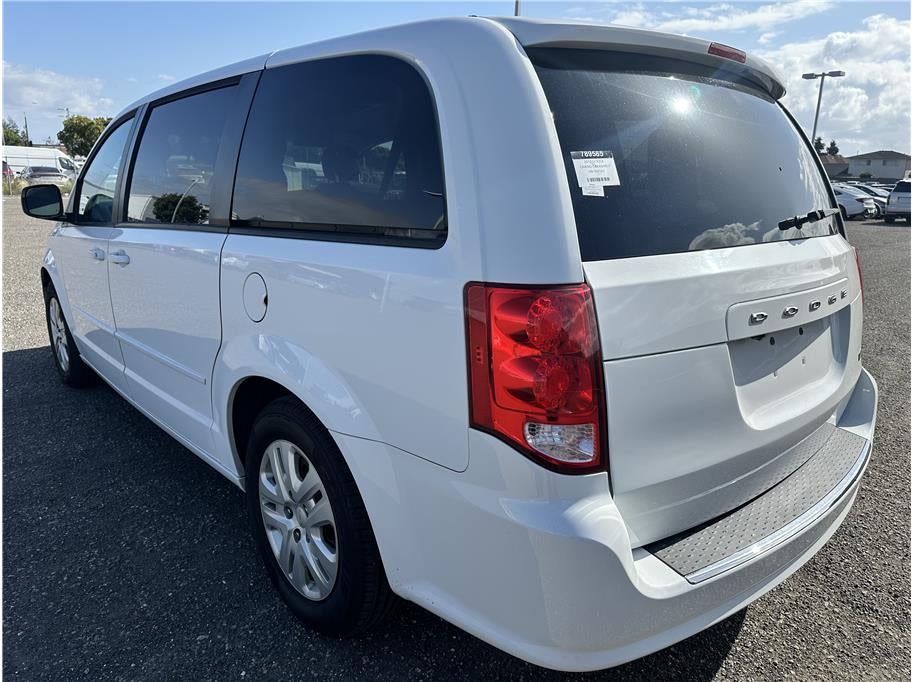 2017 Dodge Grand Caravan Passenger SE Minivan 4D