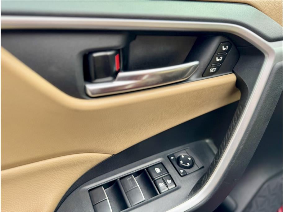 2020 Toyota RAV4 XLE Premium Sport Utility 4D