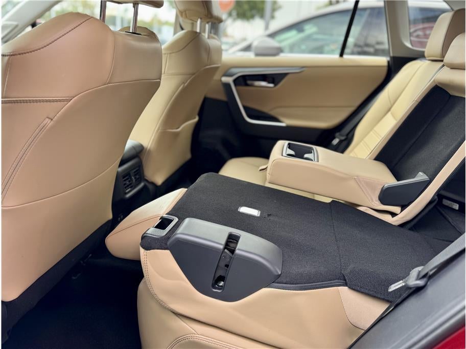 2020 Toyota RAV4 XLE Premium Sport Utility 4D