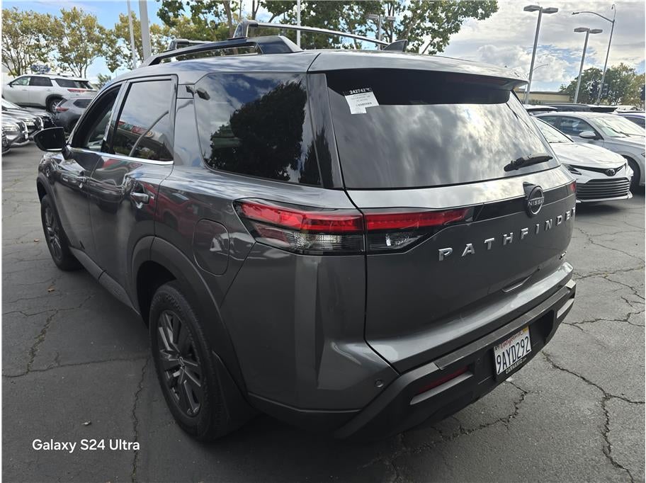 2022 Nissan Pathfinder SV Sport Utility 4D