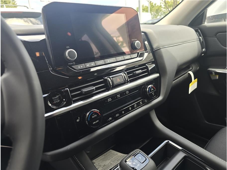 2025 Nissan Pathfinder SV Sport Utility 4D