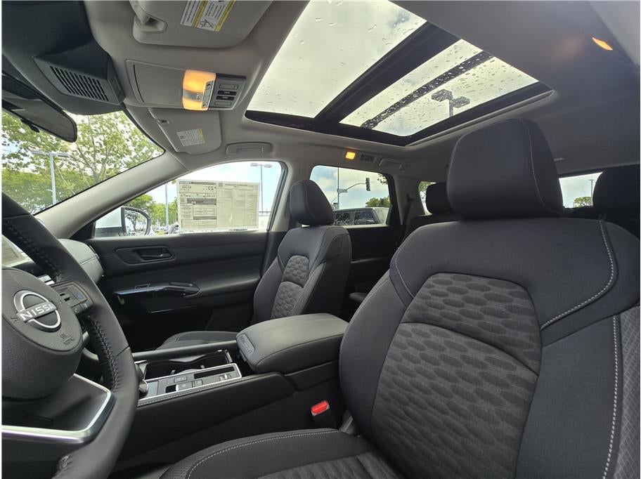 2025 Nissan Pathfinder SV Sport Utility 4D