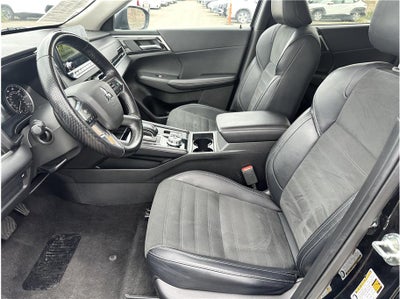 2024 Mitsubishi Outlander SE Sport Utility 4D