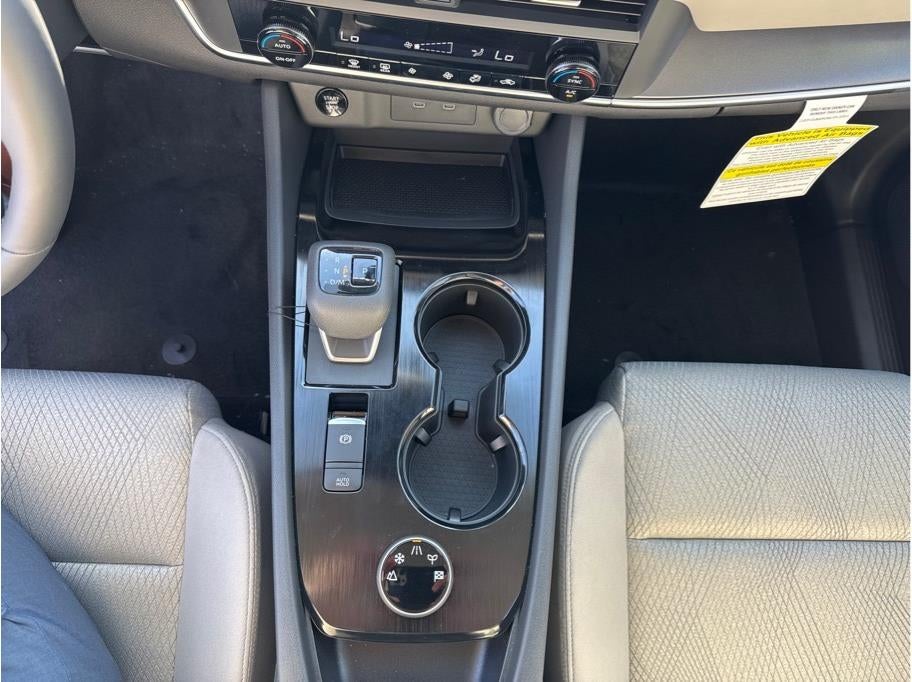 2025 Nissan Rogue SV Sport Utility 4D