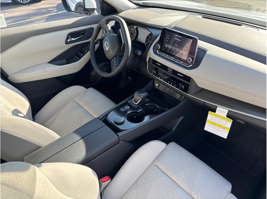 2025 Nissan Rogue SV Sport Utility 4D