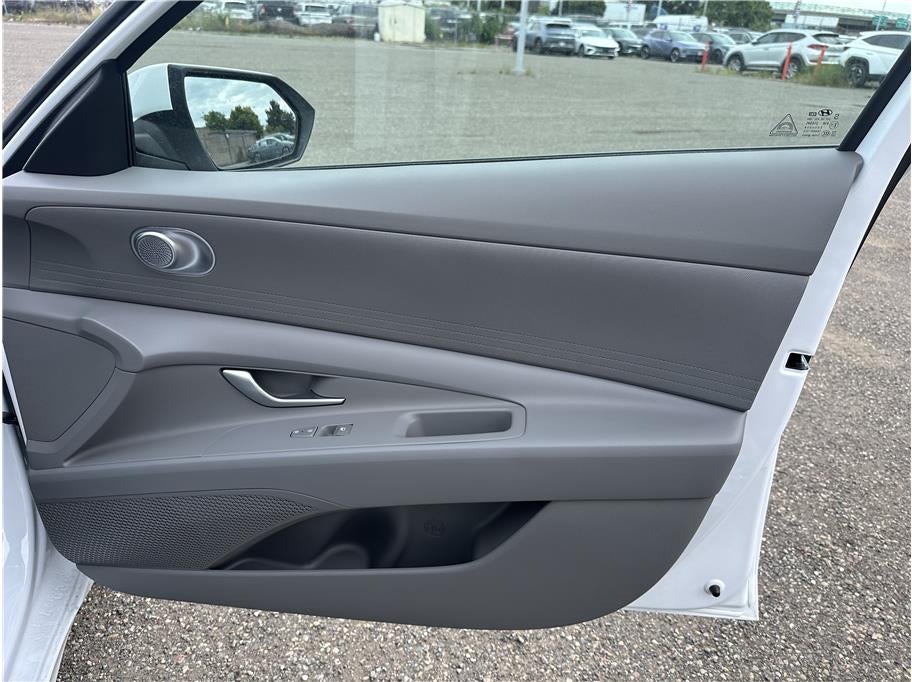 2026 Hyundai ELANTRA SE Sedan 4D