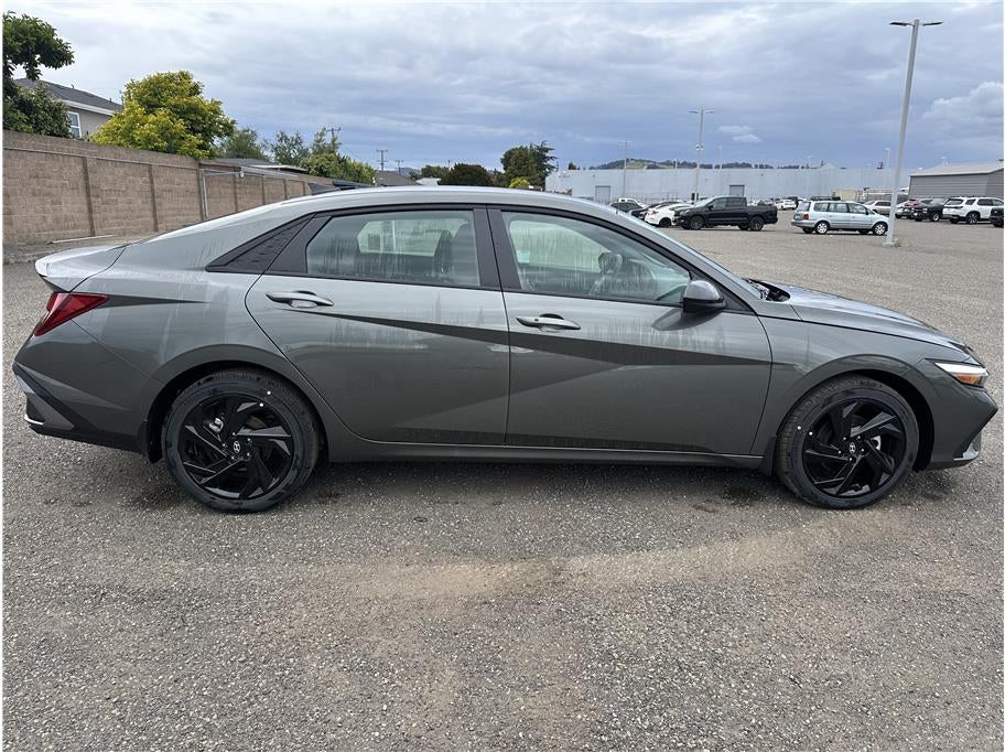 2026 Hyundai ELANTRA SEL Sport Sedan 4D