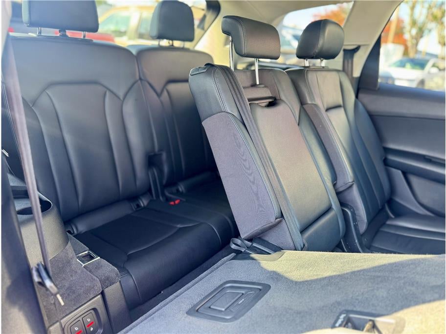 2019 Audi Q7 55 TFSI SE Premium Plus Sport Utility 4D