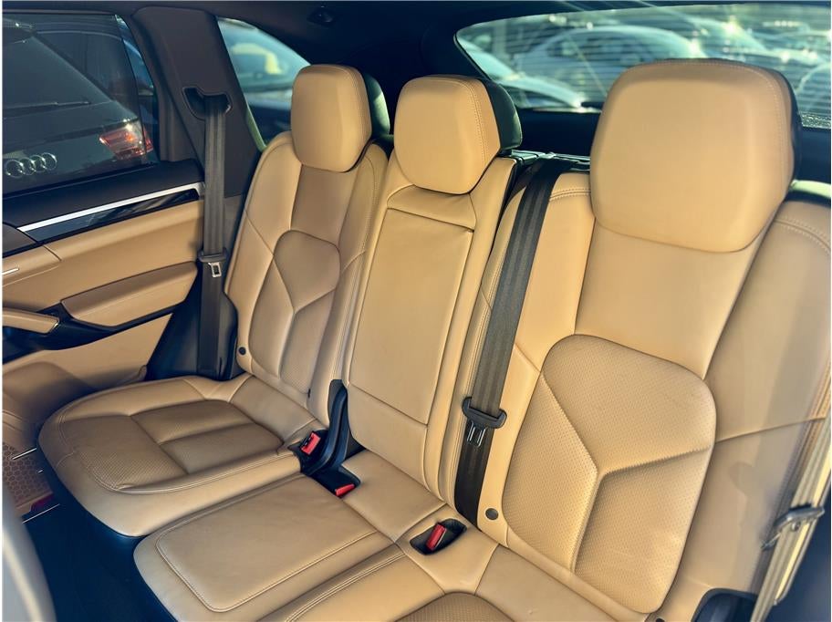 2018 Porsche Cayenne Sport Utility 4D