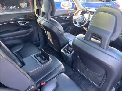 2018 Volvo XC90 T6 Momentum Sport Utility 4D