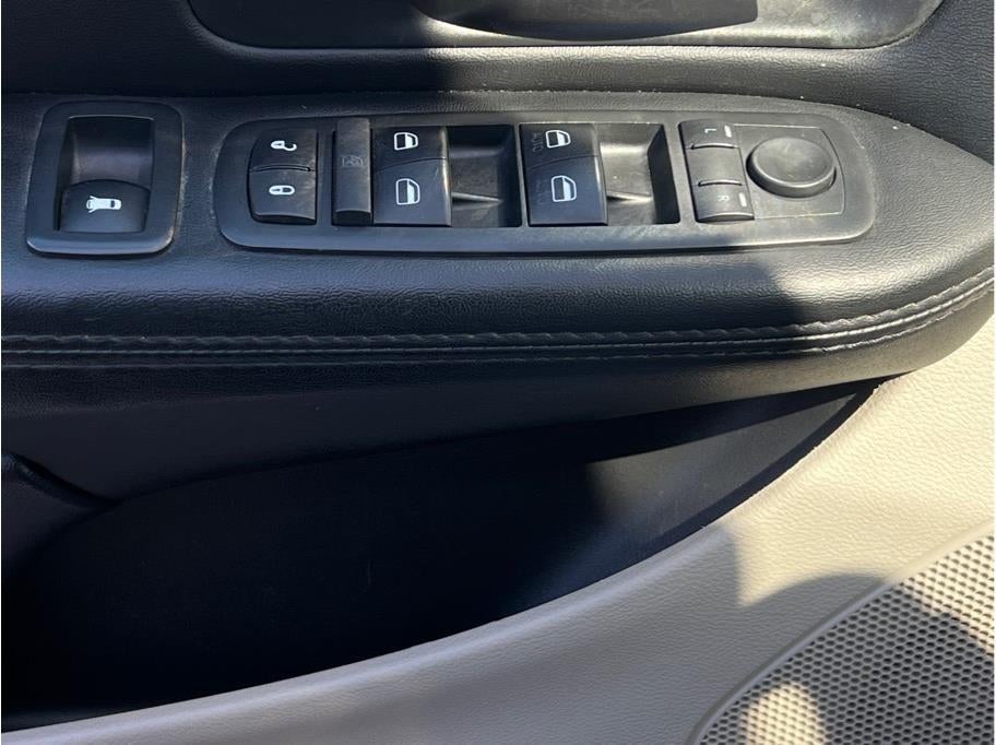 2017 Dodge Grand Caravan Passenger SE Minivan 4D