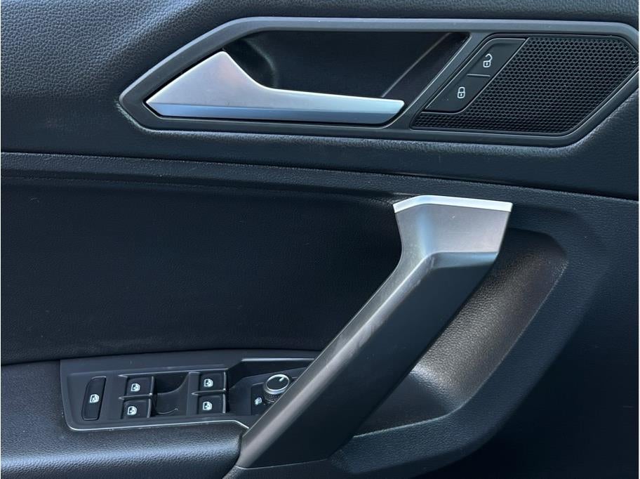 2021 Volkswagen Tiguan SE Sport Utility 4D