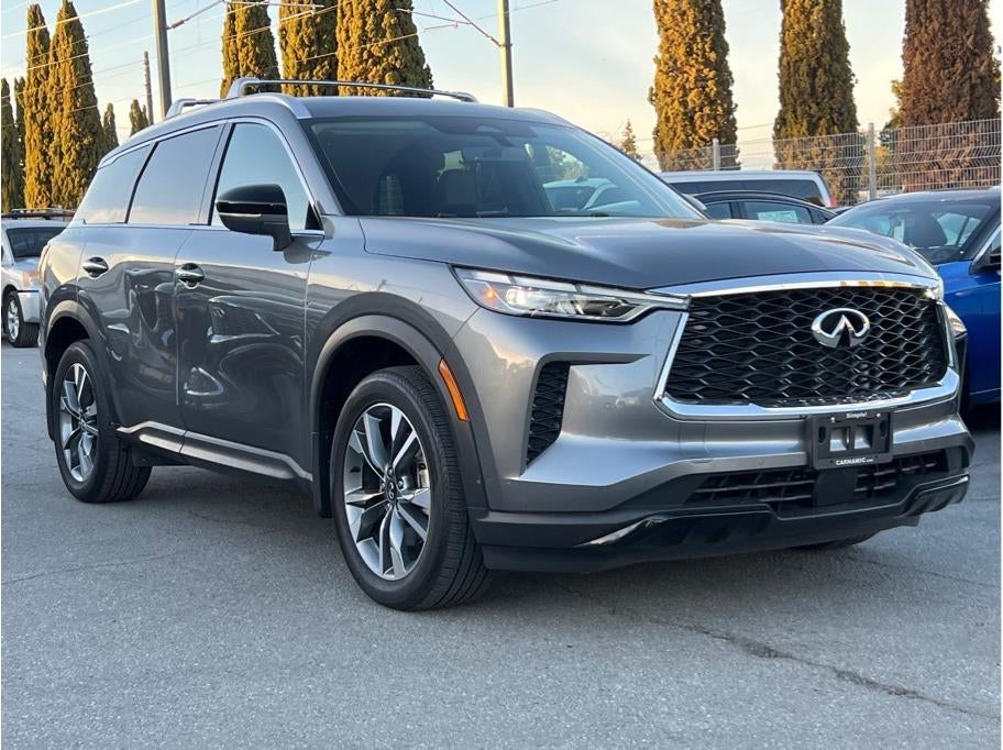 2023 INFINITI QX60 LUXE Sport Utility 4D