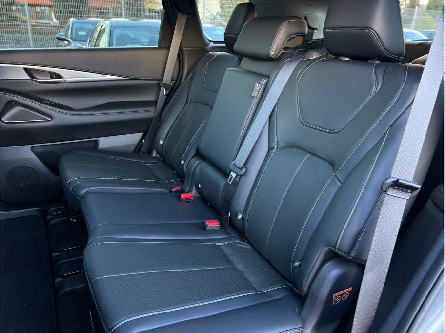 2023 INFINITI QX60 LUXE Sport Utility 4D