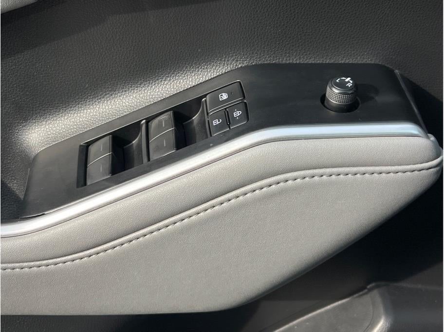 2021 Toyota Highlander XLE Sport Utility 4D