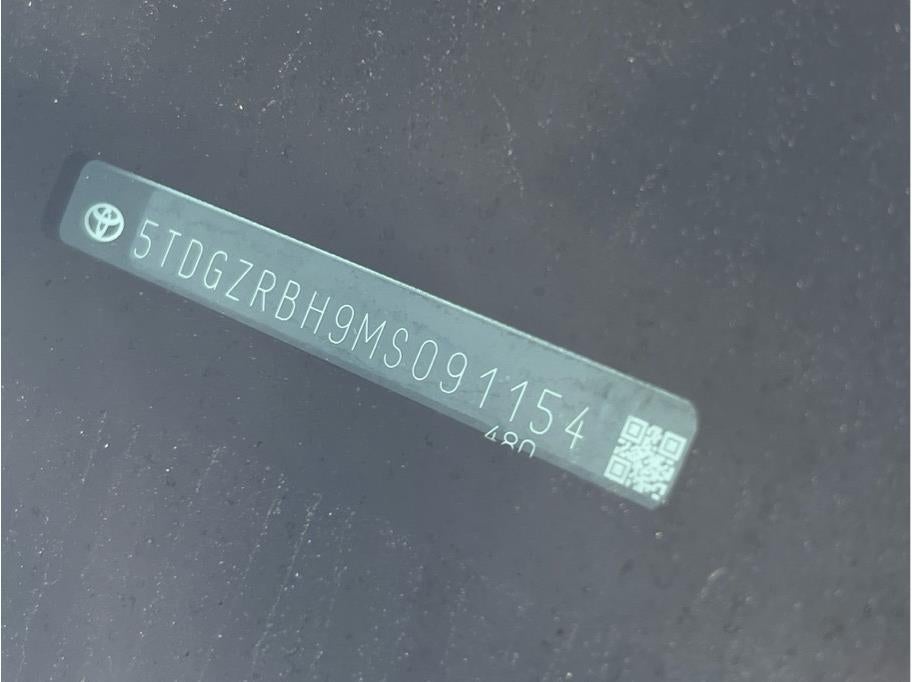 2021 Toyota Highlander XLE Sport Utility 4D