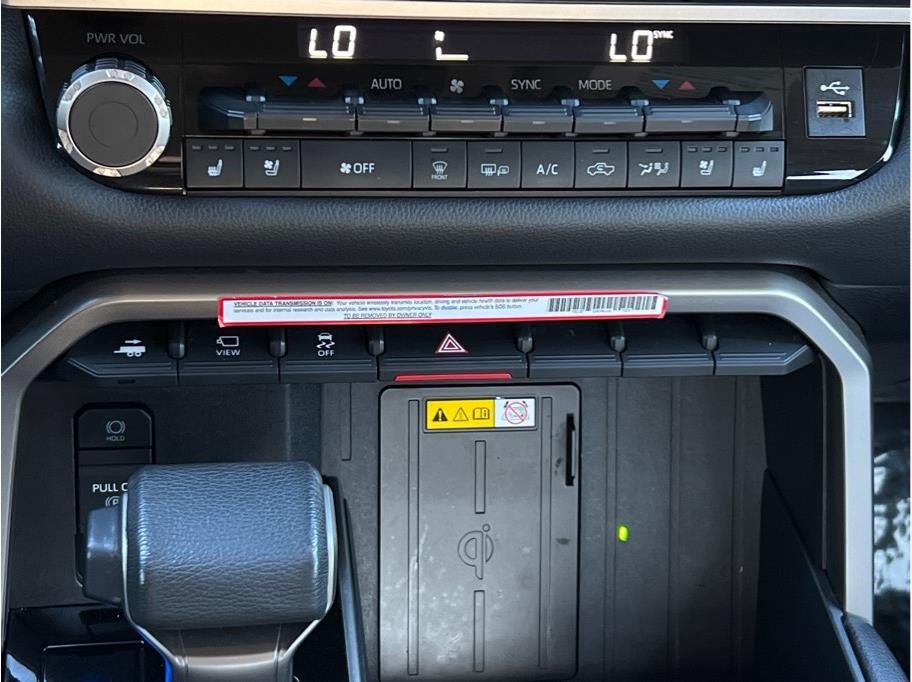 2022 Toyota Tundra Hybrid CrewMax Limited Pickup 4D 5 1/2 ft