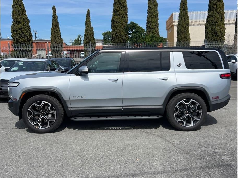 2024 Rivian R1S Dual Motor Large Pack