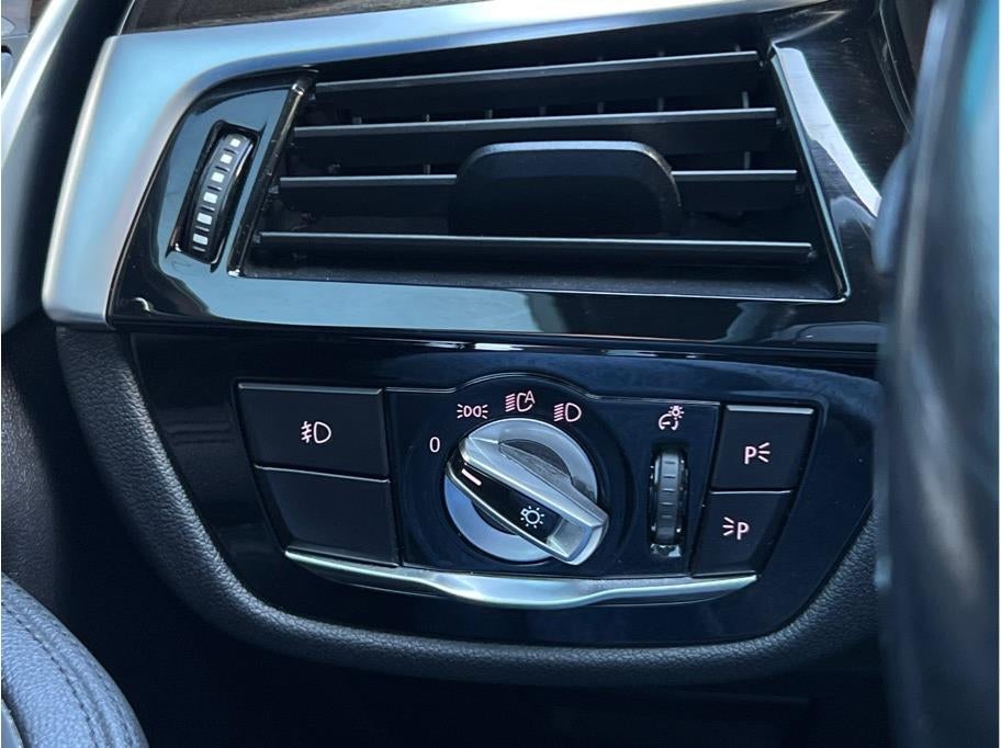 2018 BMW 5 Series 530i Sedan 4D