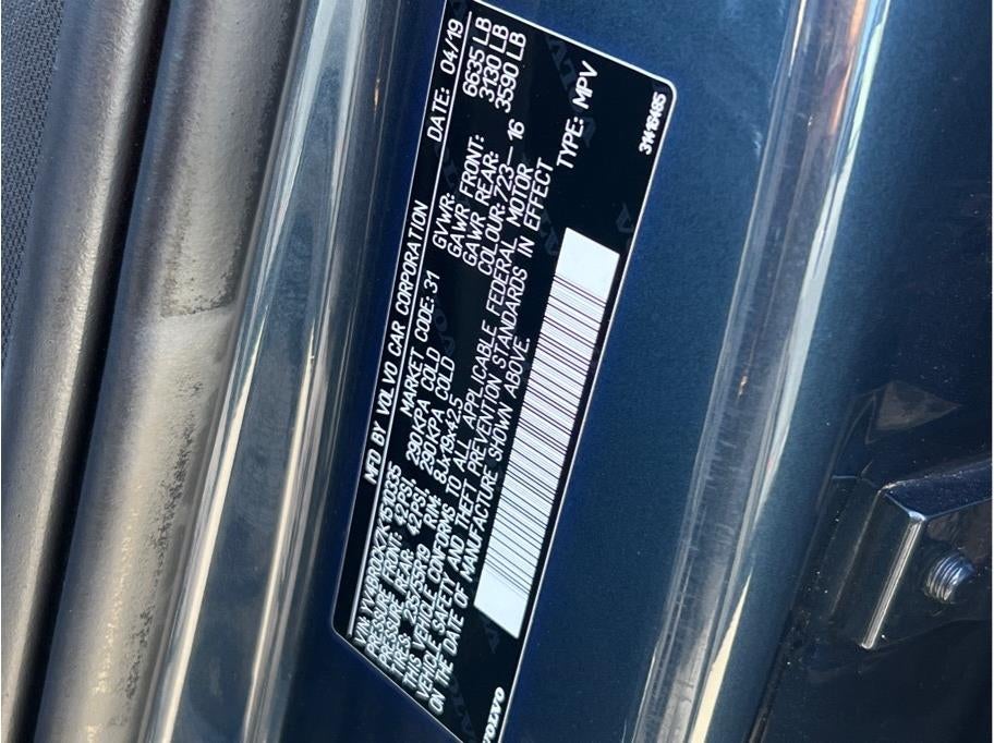 2019 Volvo XC90 T8 Momentum Sport Utility 4D