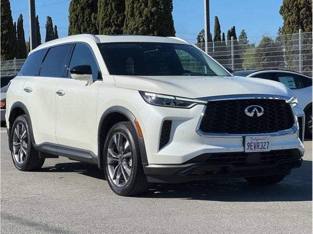 2023 INFINITI QX60 LUXE