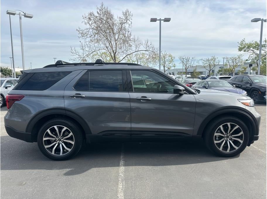 2022 Ford Explorer ST-Line Sport Utility 4D