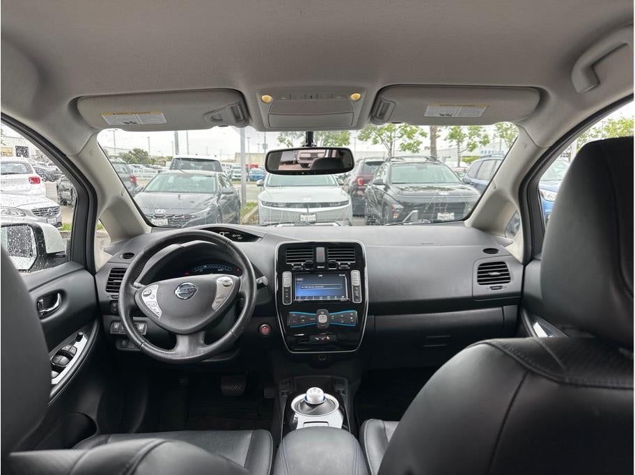 2016 Nissan LEAF SL Hatchback 4D